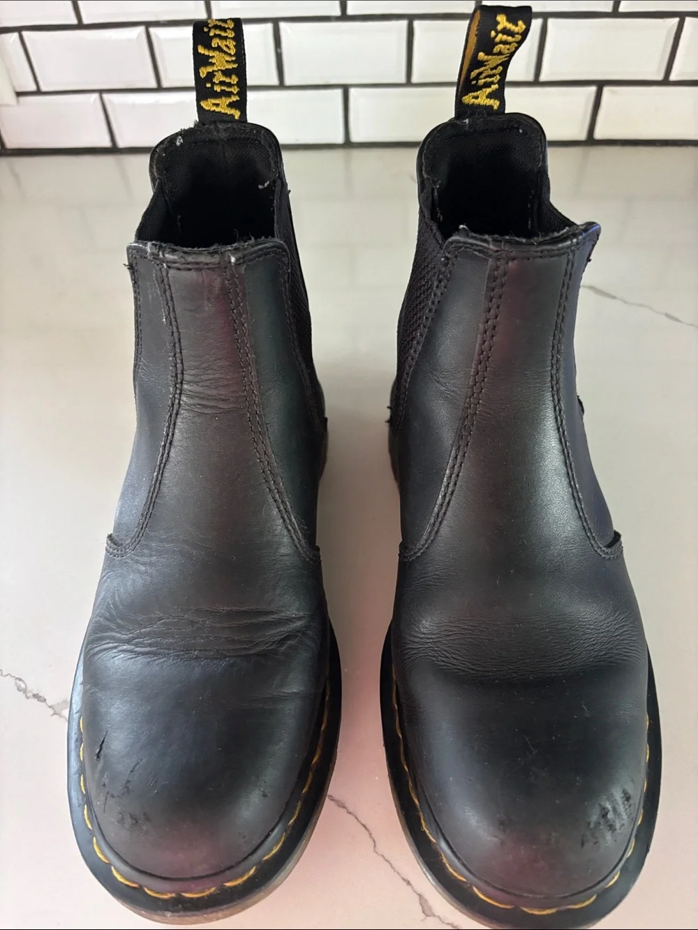 Dr Martens 2976 Slip Resistant Leather Chelsea Boots, Women’s 7/Men’s 6 EXC COND